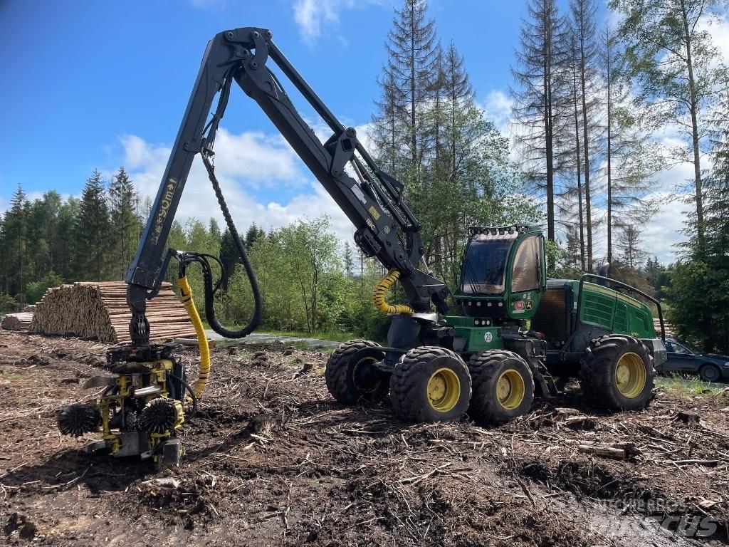 John Deere 1270 G Betakarítók