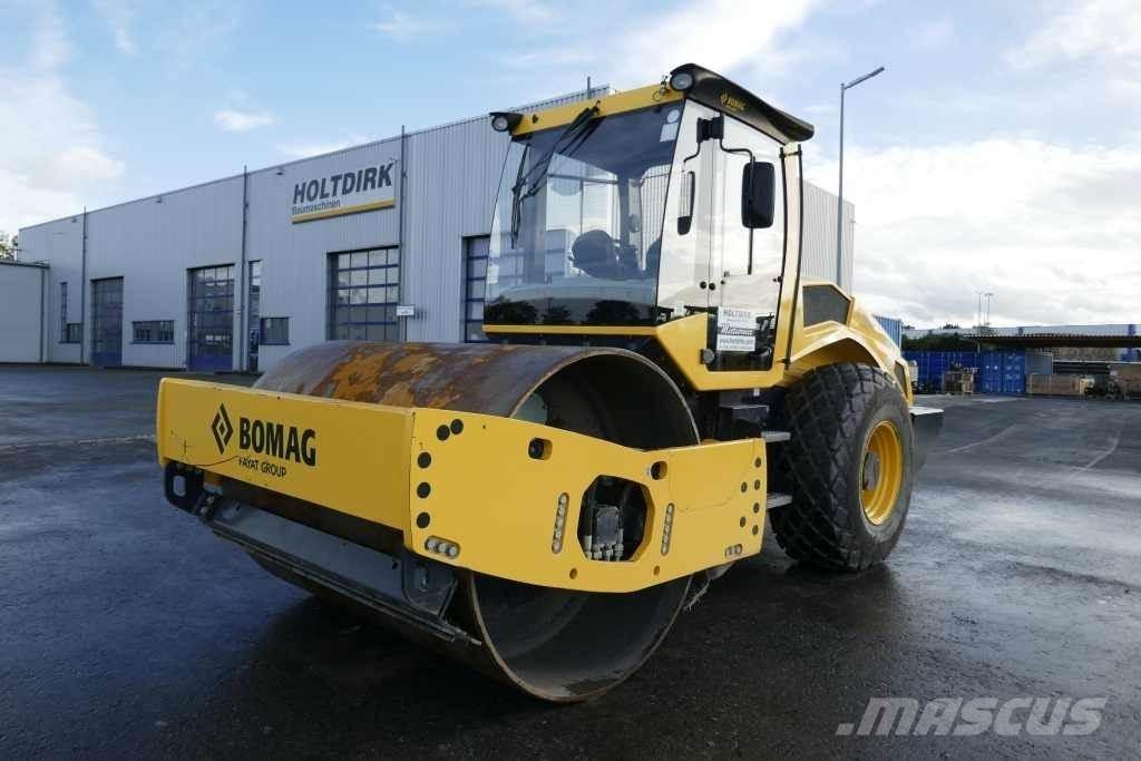 Bomag BW 213 D-5 Talajtömörítő gépek