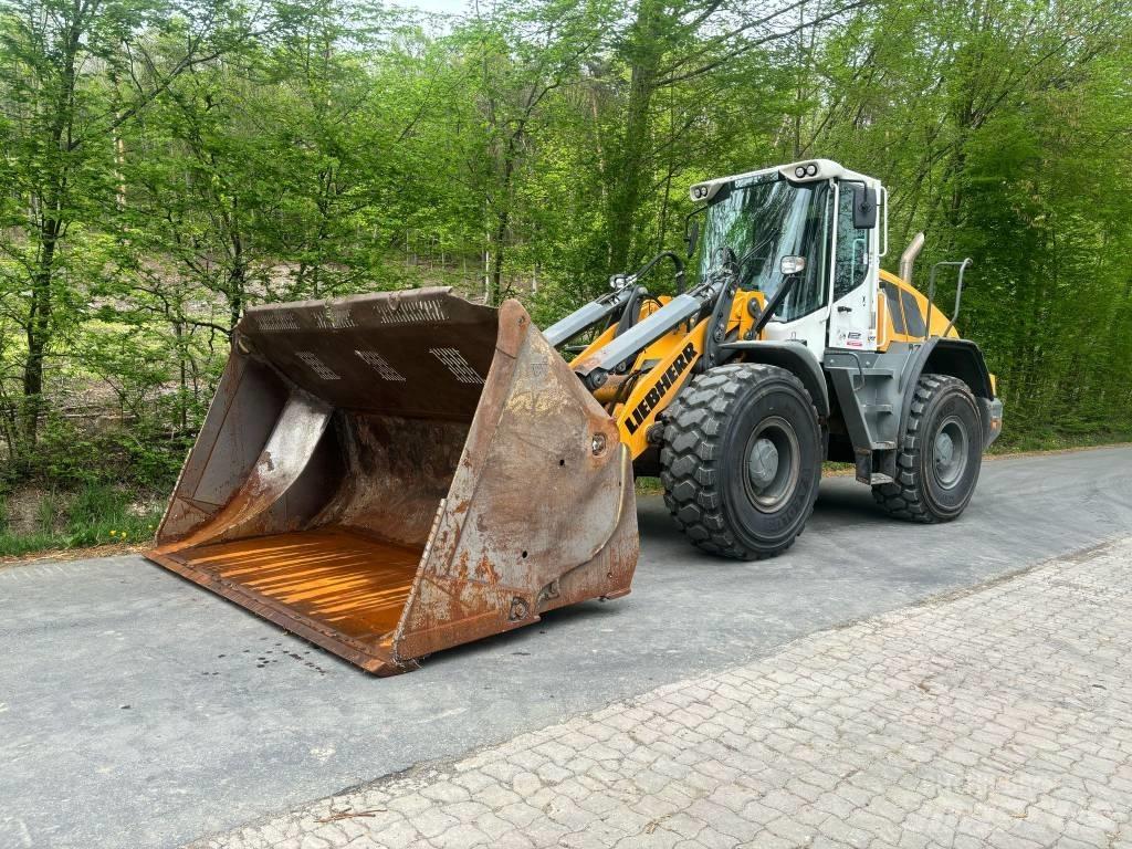 Liebherr L546 Gumikerekes homlokrakodók