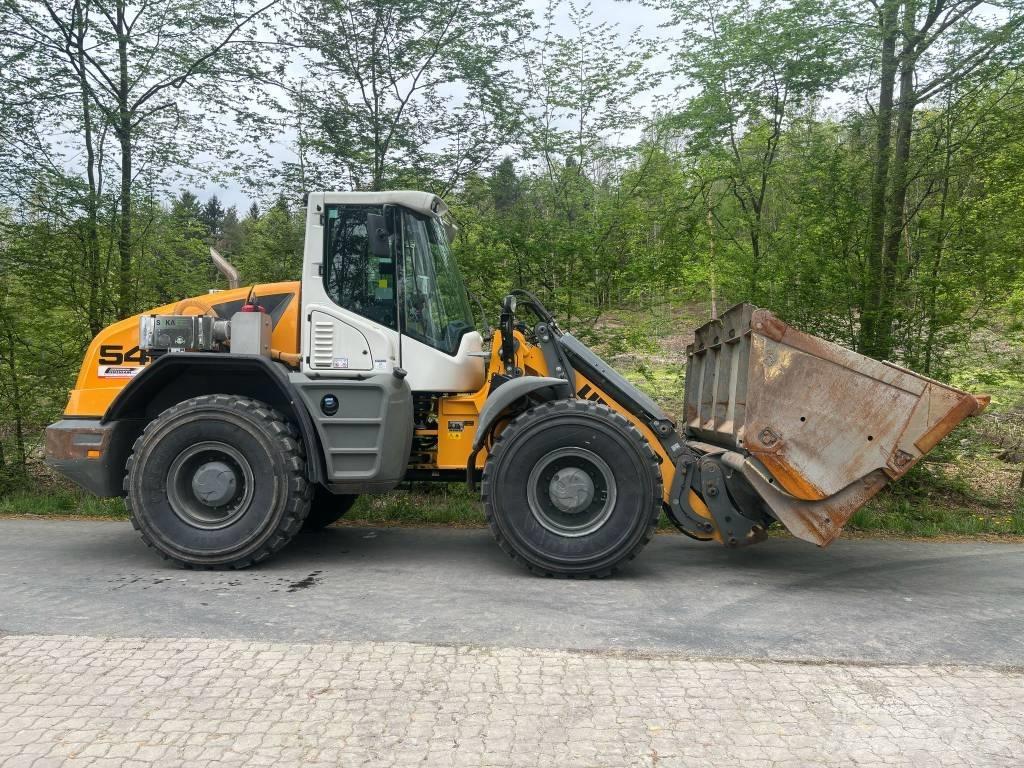 Liebherr L546 Gumikerekes homlokrakodók