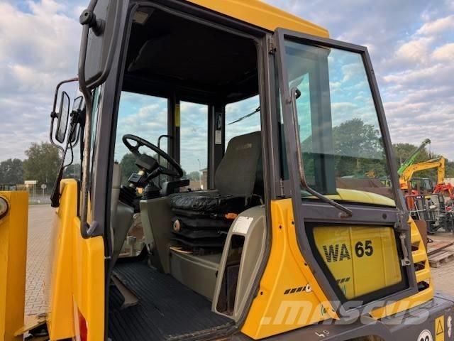 Komatsu WA 65-3 Gumikerekes homlokrakodók