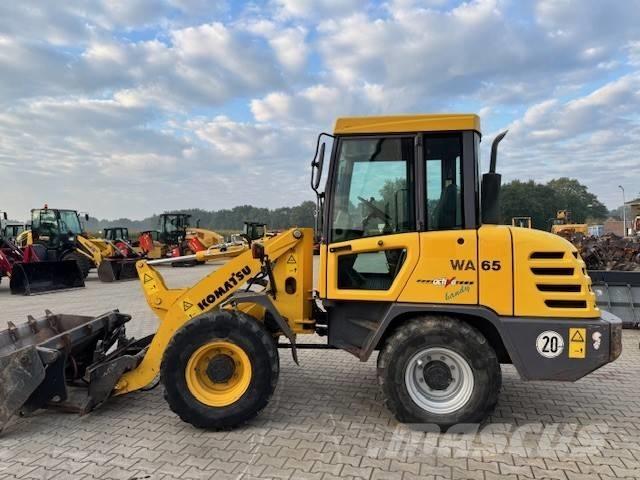 Komatsu WA 65-3 Gumikerekes homlokrakodók