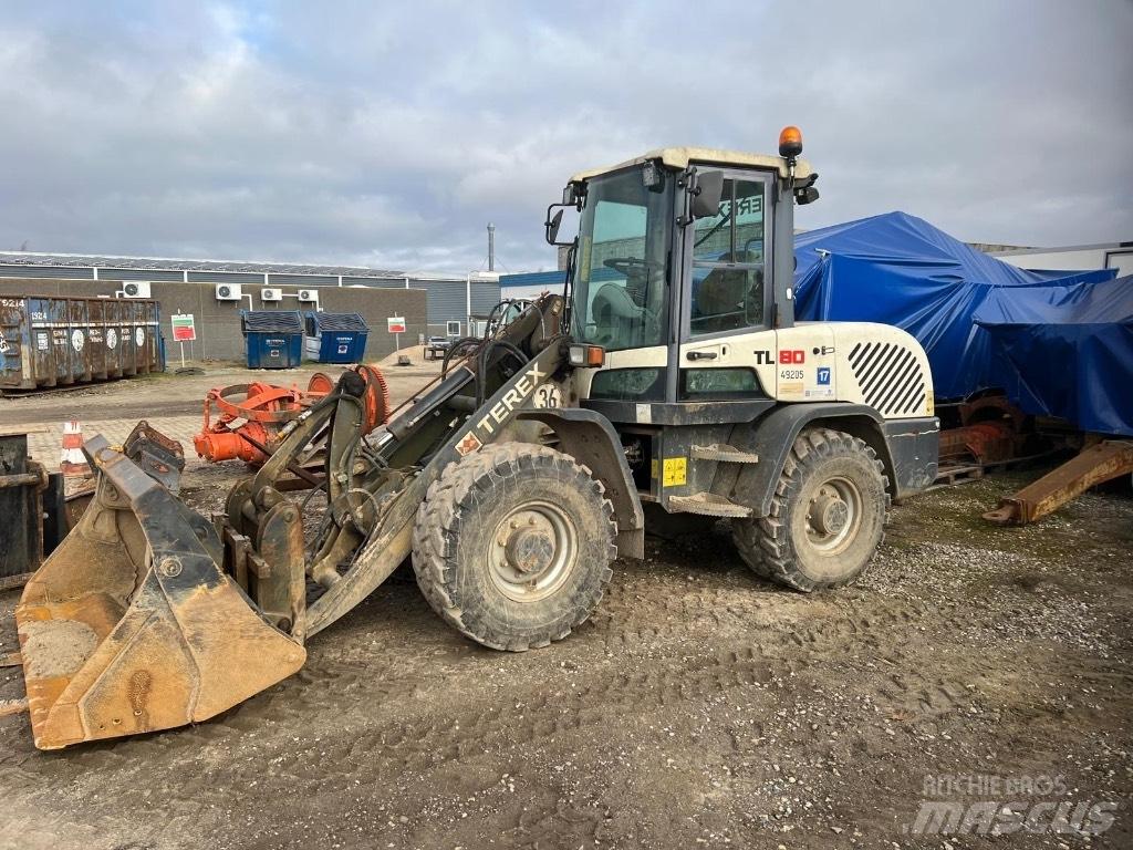 Terex TL 80 Gumikerekes homlokrakodók