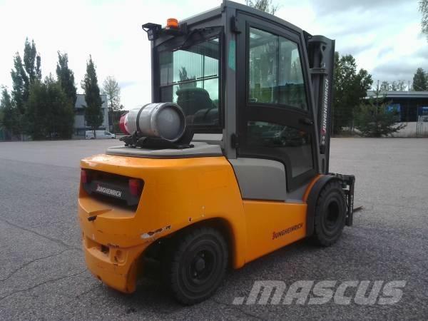 Jungheinrich TFG 430 Gázüzemű targoncák