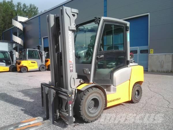 Jungheinrich TFG 430 Gázüzemű targoncák