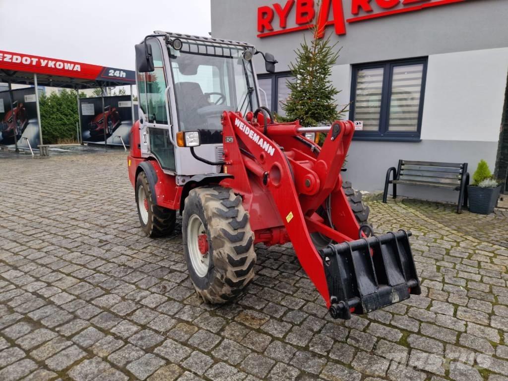 Weidemann 3070CX80 Gumikerekes homlokrakodók