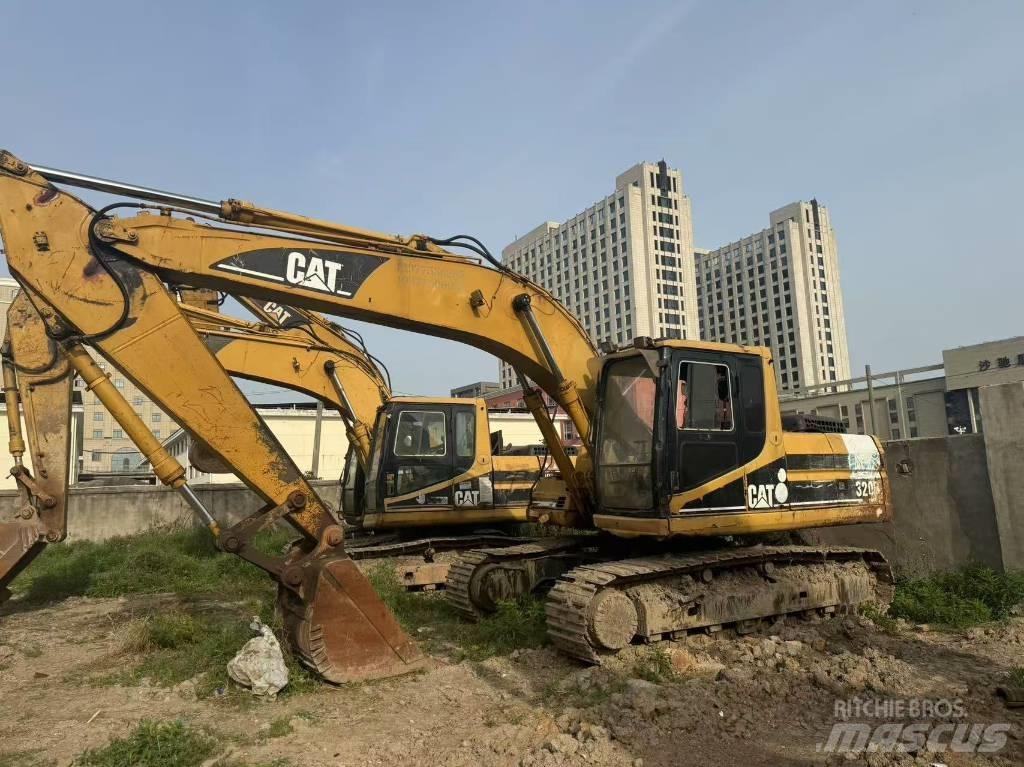 CAT 320 B L Lánctalpas kotrók