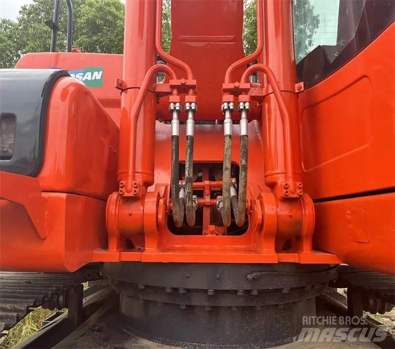 Doosan DX225LC-9C Lánctalpas kotrók