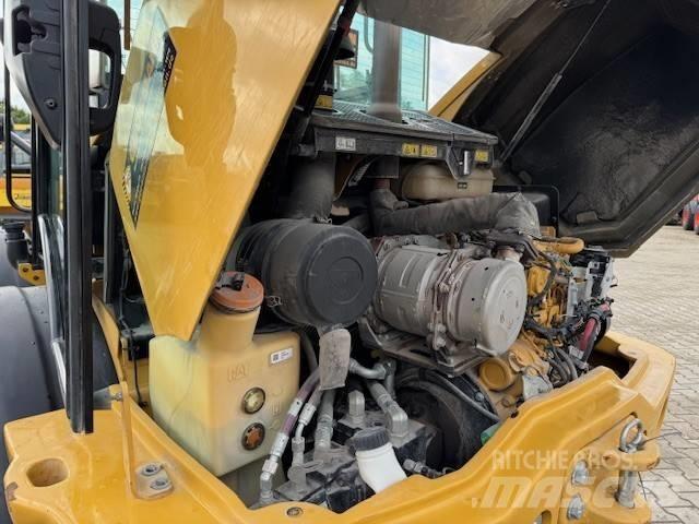 CAT 908 Gumikerekes homlokrakodók