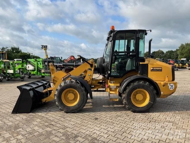 CAT 908 Gumikerekes homlokrakodók