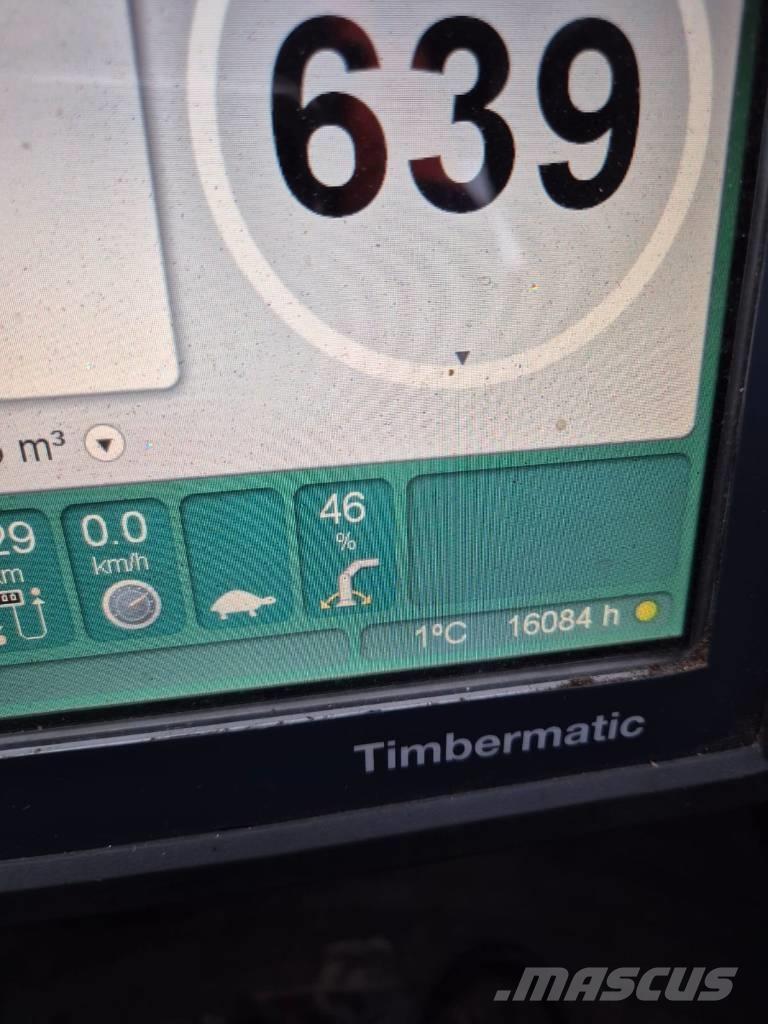 John Deere 1170 E Betakarítók