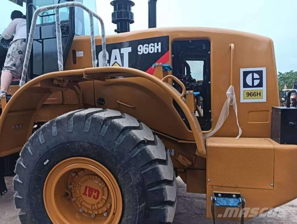CAT 966 H Gumikerekes homlokrakodók