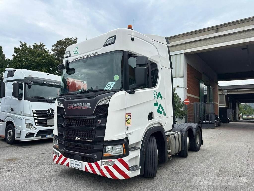 Scania R 520 Nyergesvontatók