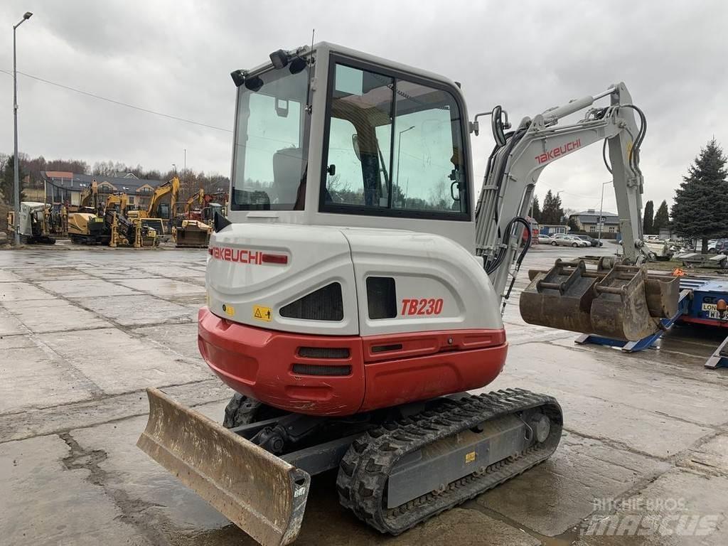 Takeuchi TB230 V3 Mini kotrók < 7t