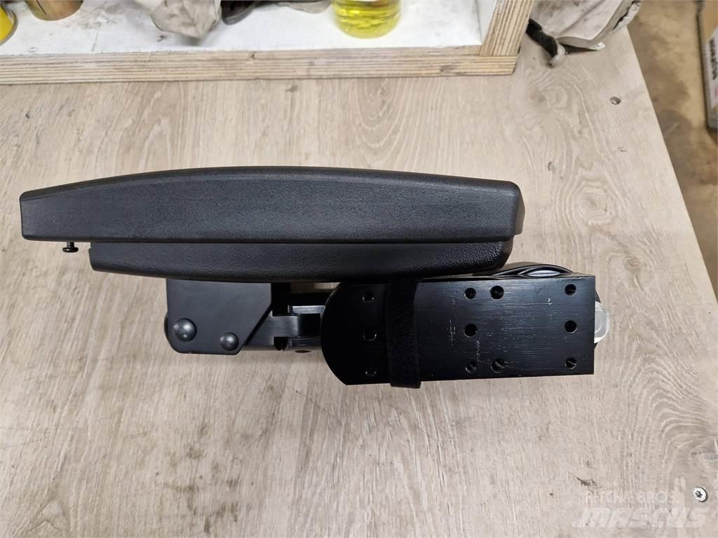 Eco Log B7033579 Vezetőfülke és belső tartozékok