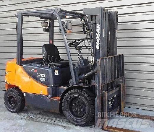 Doosan D30 S-5 Dízel targoncák