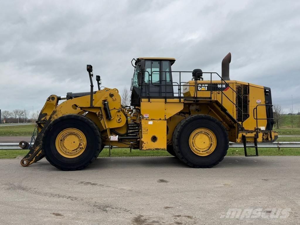 CAT 988K Gumikerekes homlokrakodók