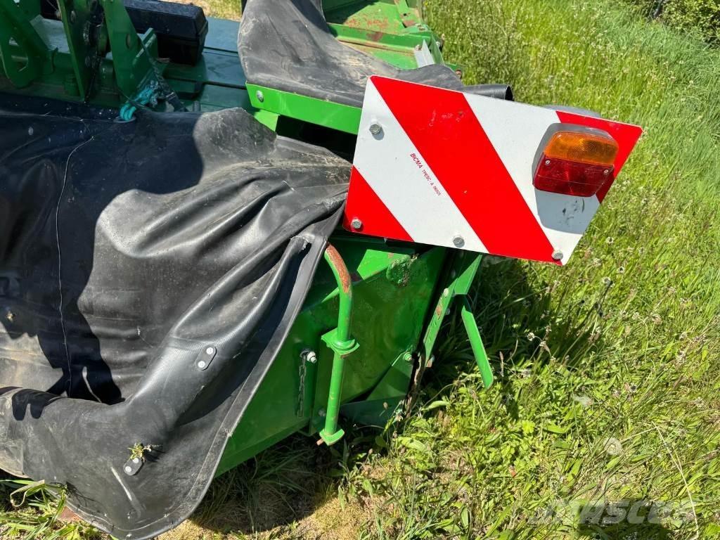 John Deere 131 Vontatott pázsitnyírók