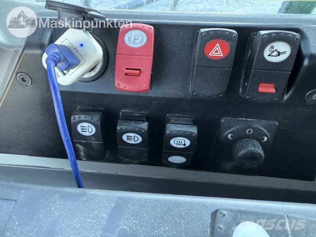 CAT 982 M Gumikerekes homlokrakodók