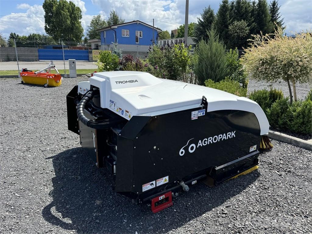  TROMBIA 220 Kefék