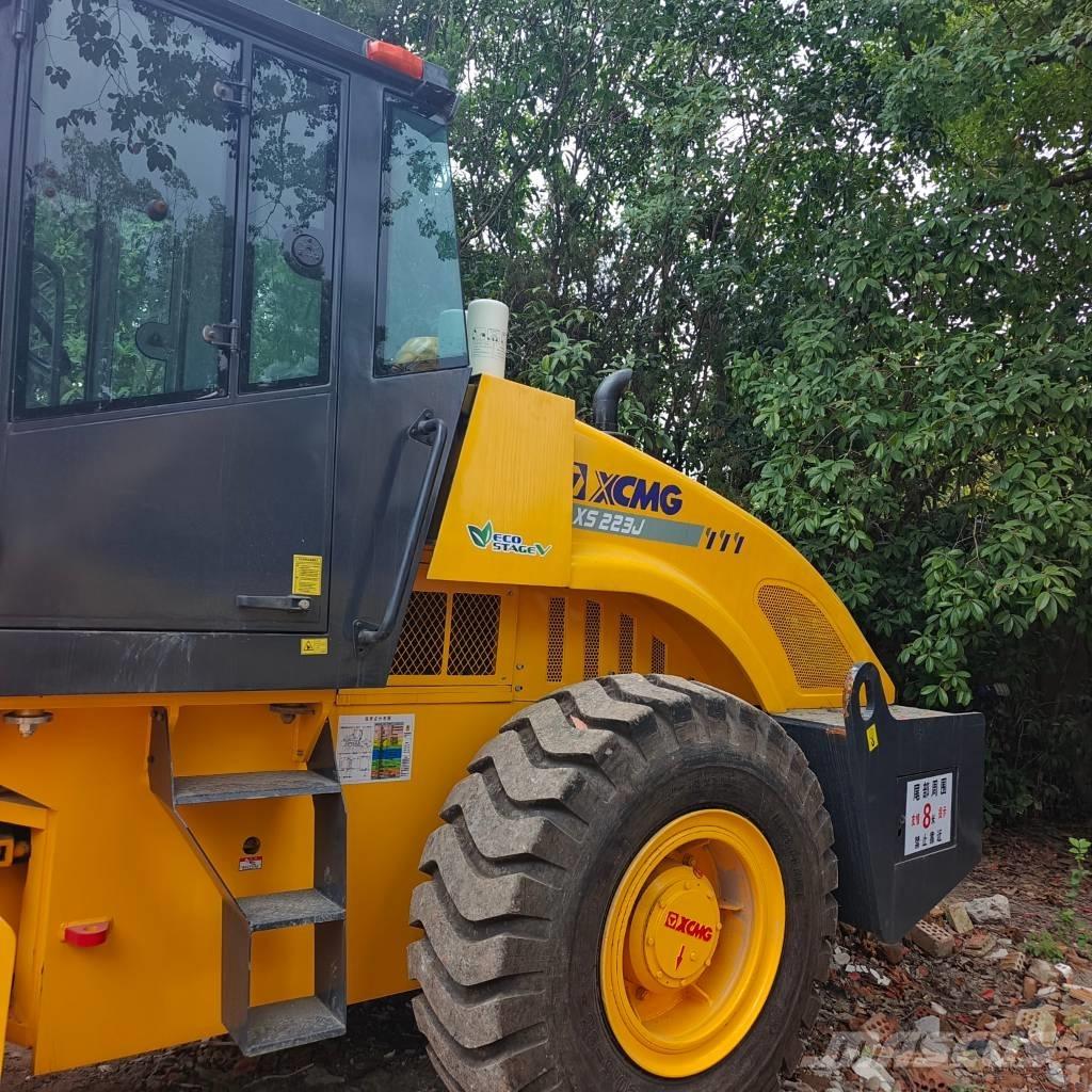 XCMG XS 223  J Egydobos hengerek