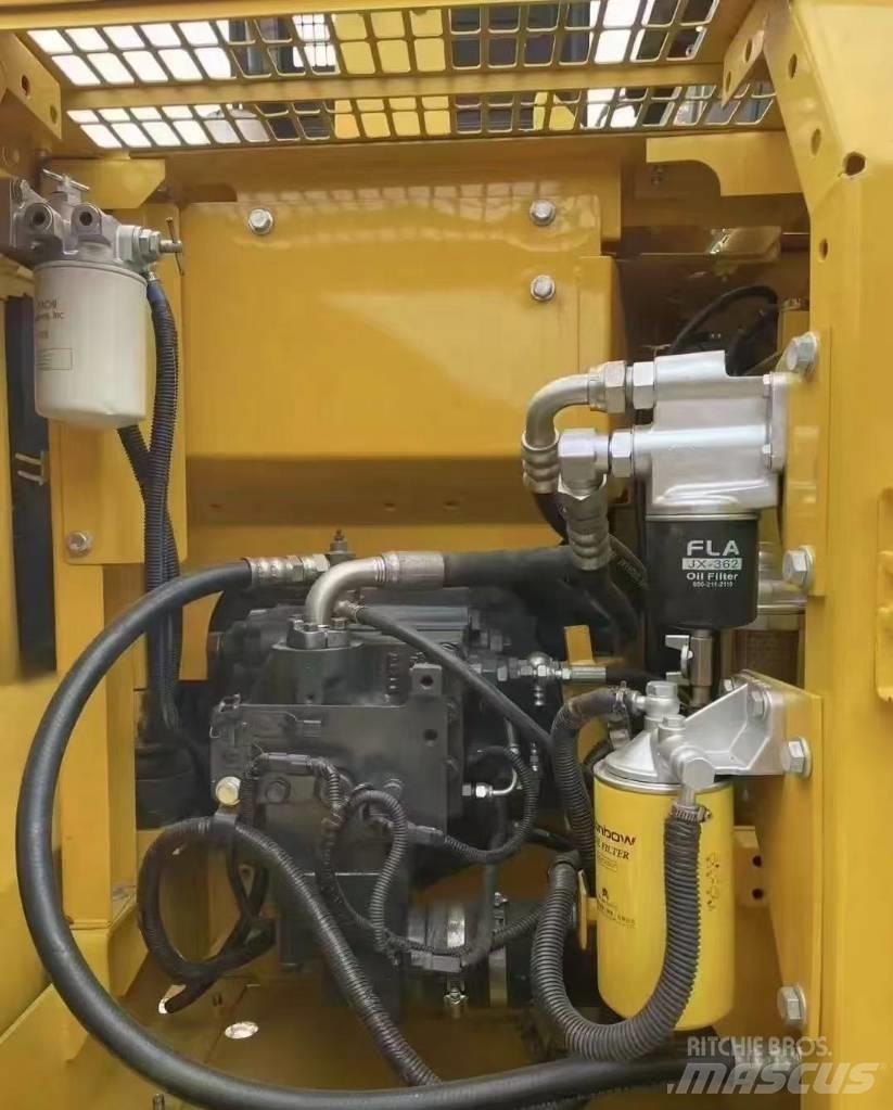 Komatsu PC 130 Lánctalpas kotrók