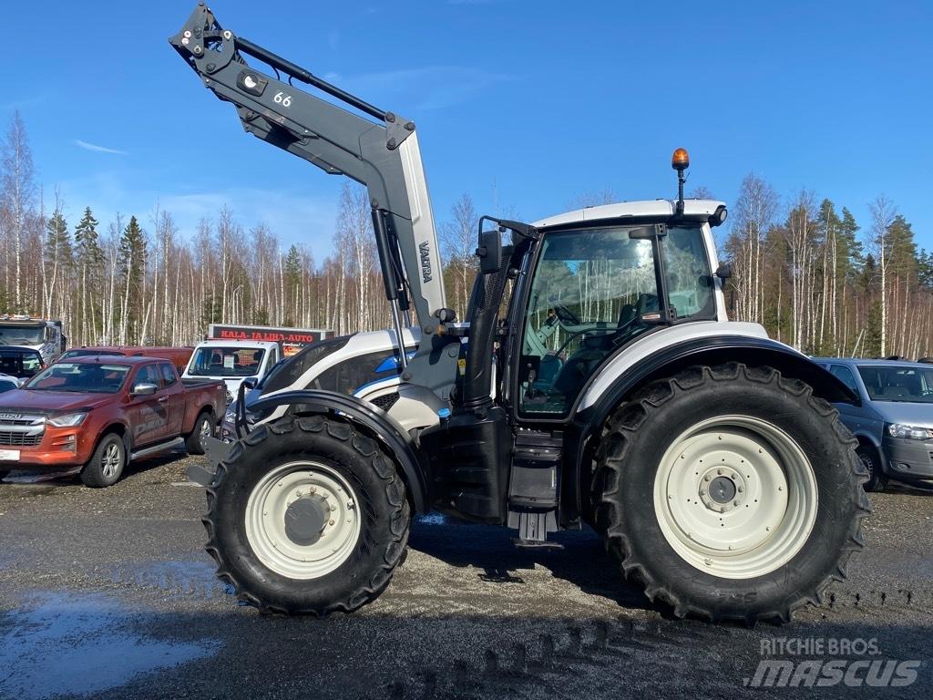 Valtra T 174 Traktorok