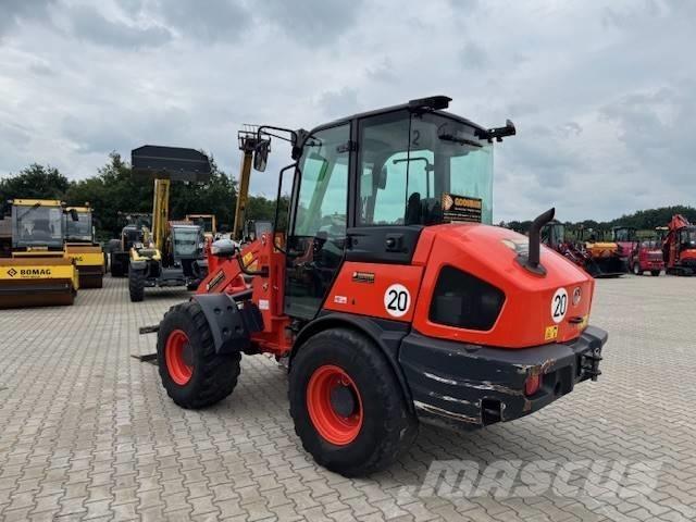 Kubota R 090 Gumikerekes homlokrakodók
