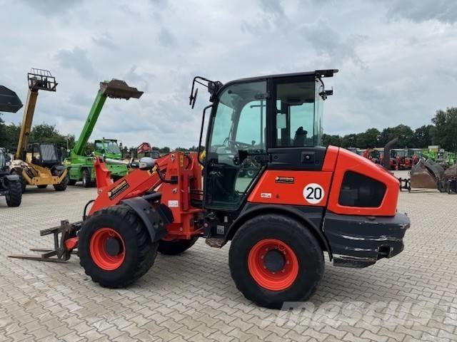 Kubota R 090 Gumikerekes homlokrakodók