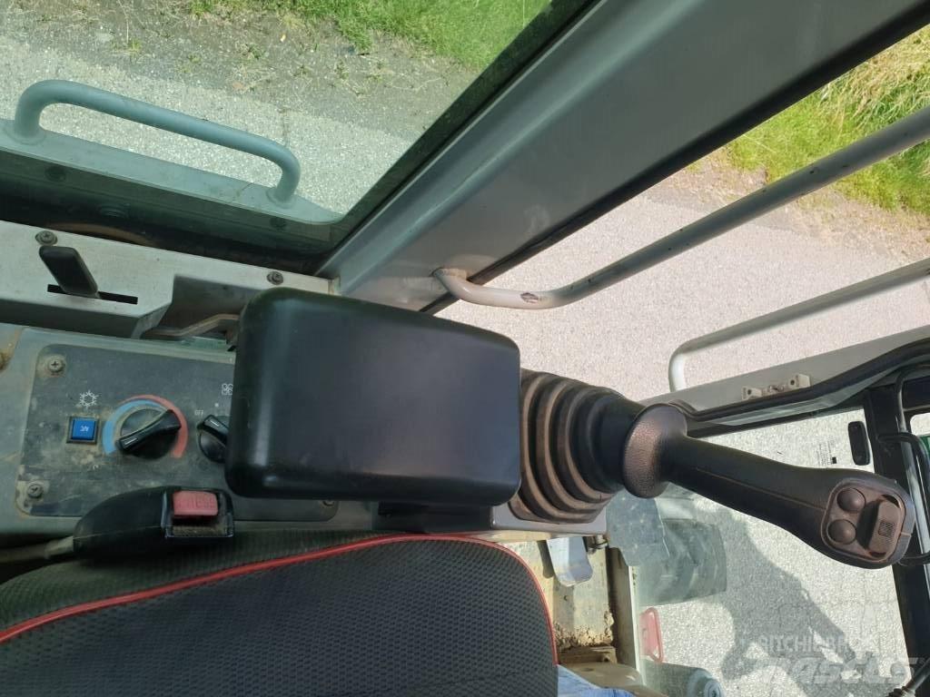 Takeuchi TB175W Gumikerekes kotrók