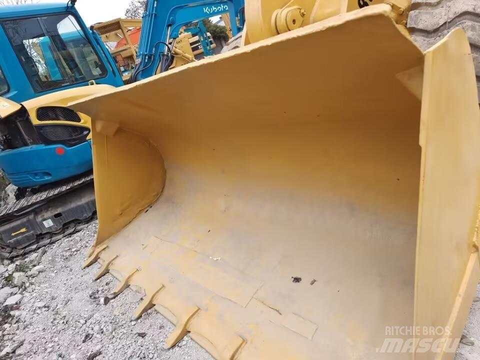 CAT 938G Gumikerekes homlokrakodók
