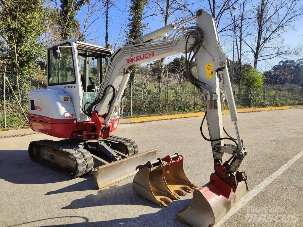 Takeuchi TB 230 Mini kotrók < 7t