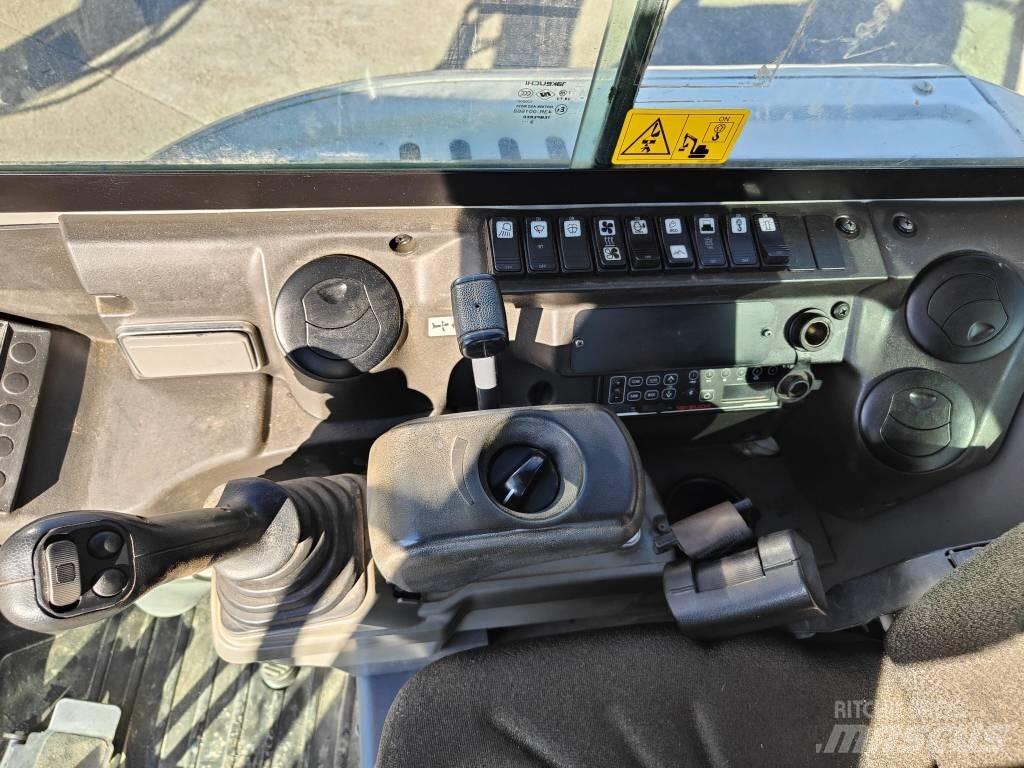 Takeuchi TB 230 Mini kotrók < 7t