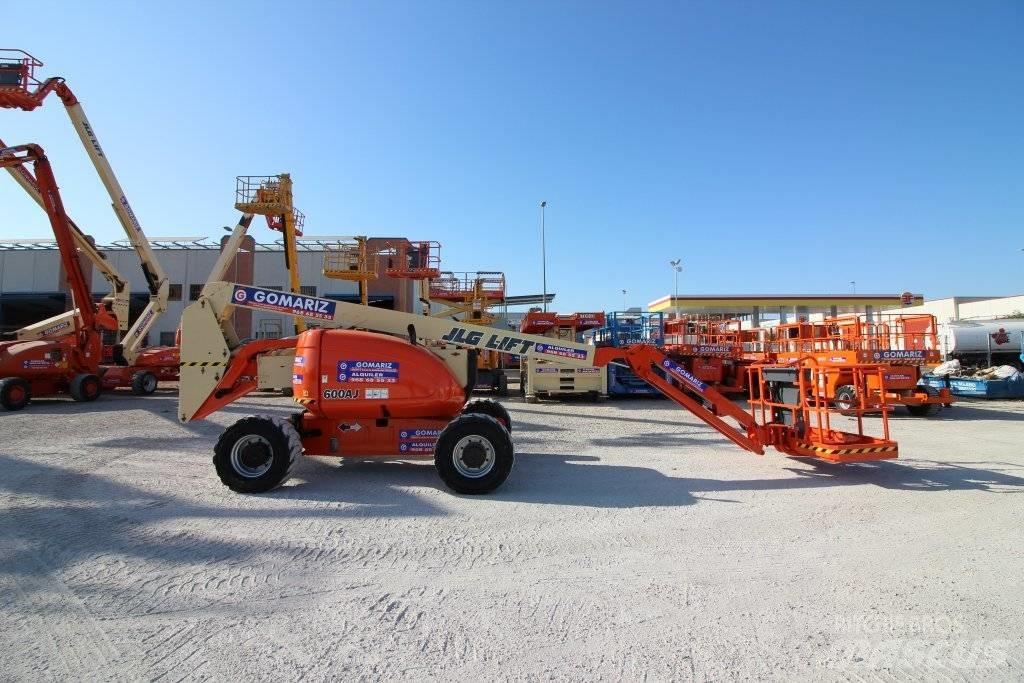 JLG 600 AJ Karos emelők