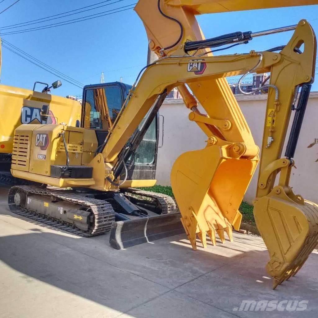 CAT 306 Mini kotrók < 7t