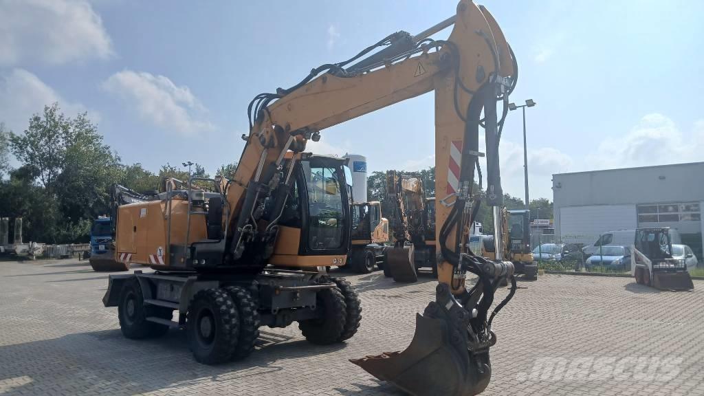 Liebherr A 916 Gumikerekes kotrók