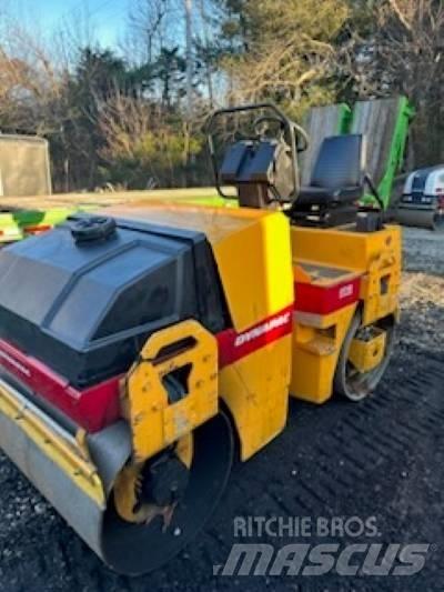 Dynapac CC 102 Ikerdobos hengerek