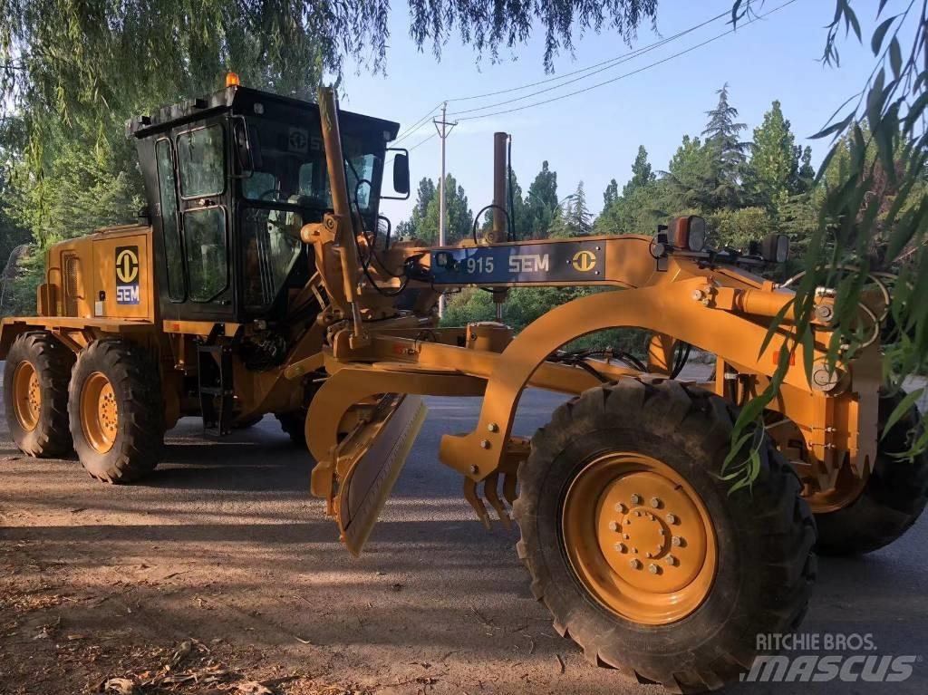 SEM 915 motor grader Gréderek