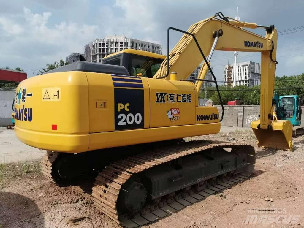 Komatsu PC 200 Lánctalpas kotrók