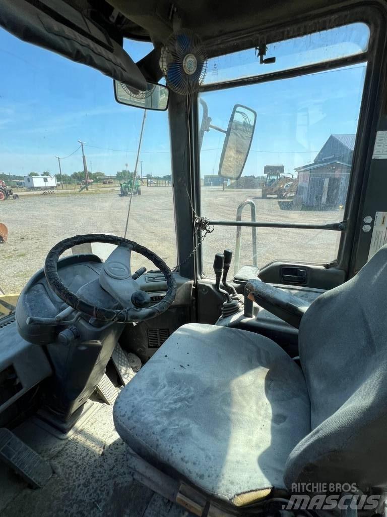 Komatsu WA 320 Gumikerekes homlokrakodók