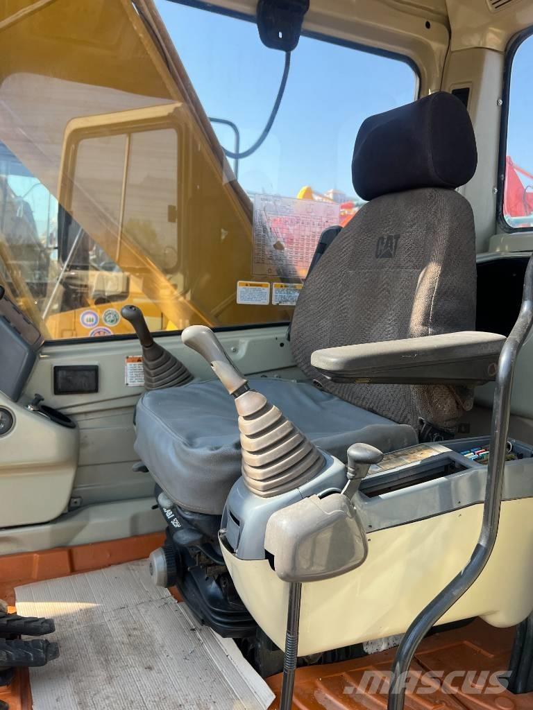 CAT 320 B Lánctalpas kotrók