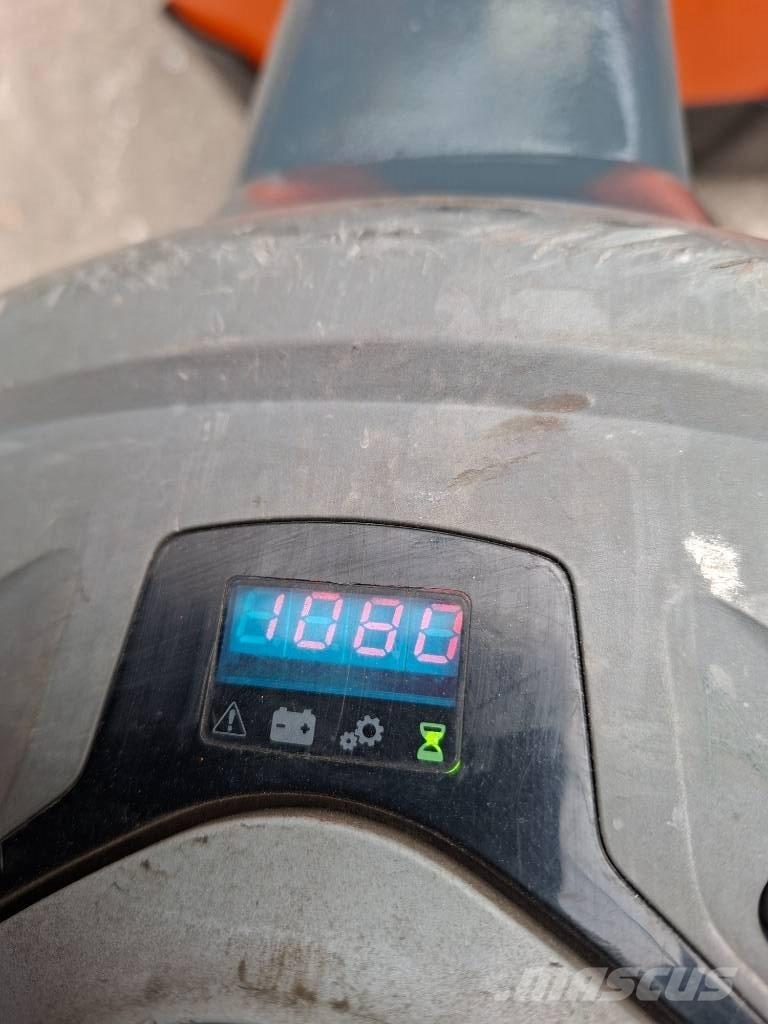 BT LWE 160 Alacsony emelőkocsi