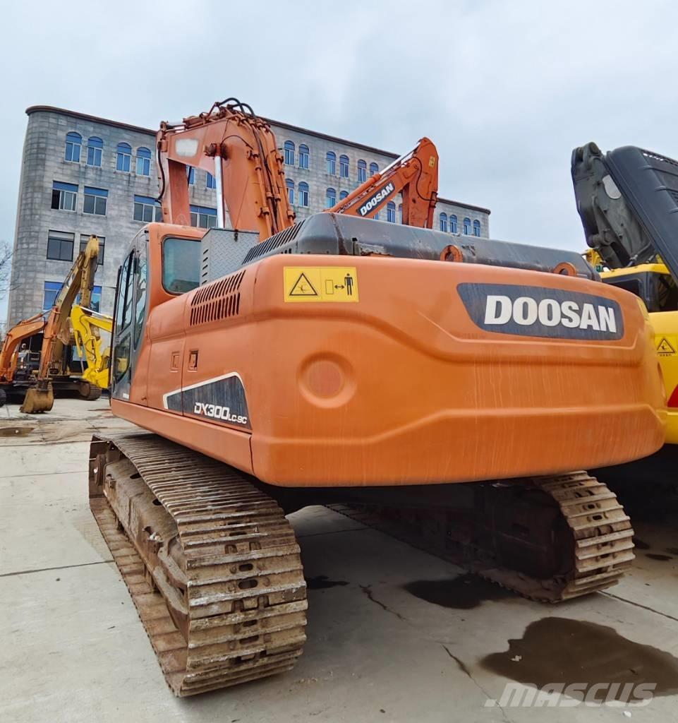Doosan DX 300 LC Lánctalpas kotrók