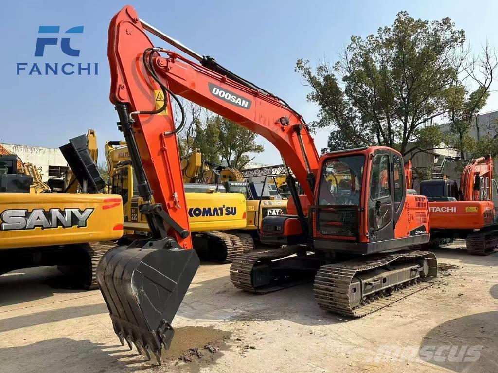 Doosan DX 140 Lánctalpas kotrók