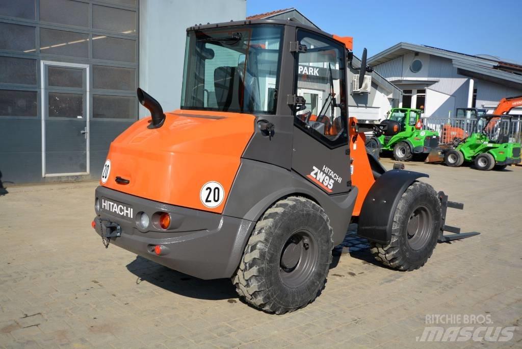 Hitachi ZW 95-6 C Gumikerekes homlokrakodók
