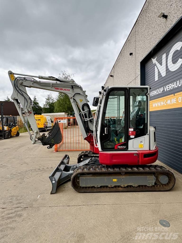 Takeuchi TB 257 FR Mini kotrók < 7t