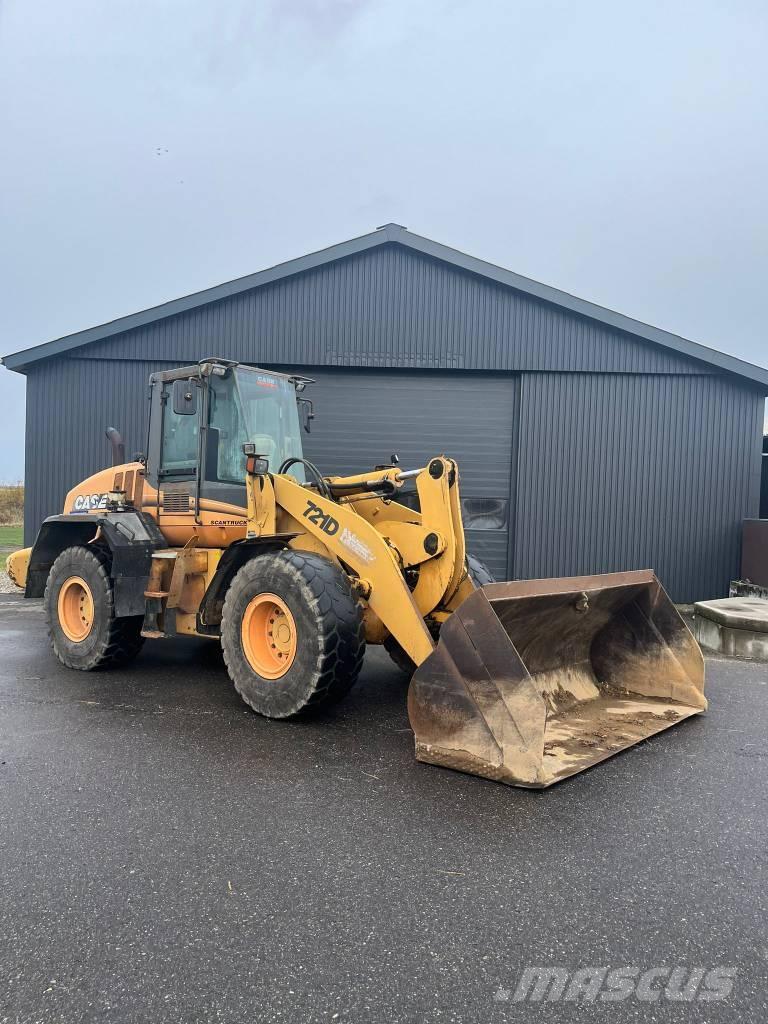 CASE 721 D Gumikerekes homlokrakodók