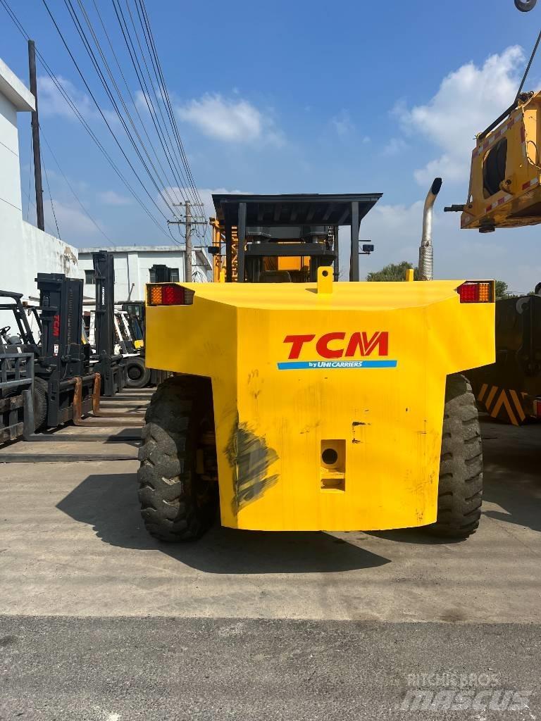 TCM FD250 Teleszkópos rakodók