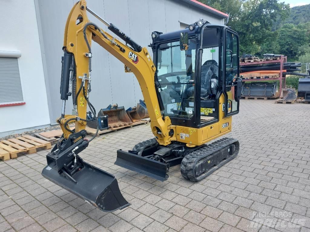 CAT 301.8 Mini kotrók < 7t