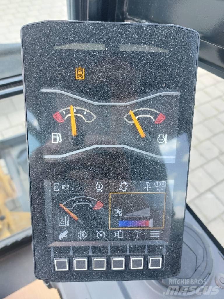 CAT 301.8 Mini kotrók < 7t